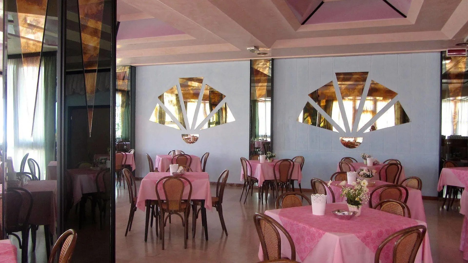 ***  Hotel Carlton Beach Rimini Italy